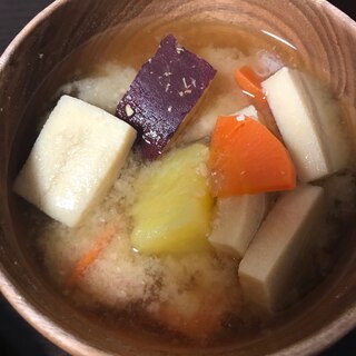 高野豆腐とさつまいものお味噌汁